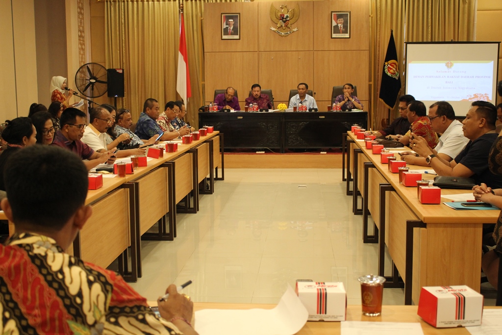 Kunjungan Kerja DPRD Bali di Pracimasono