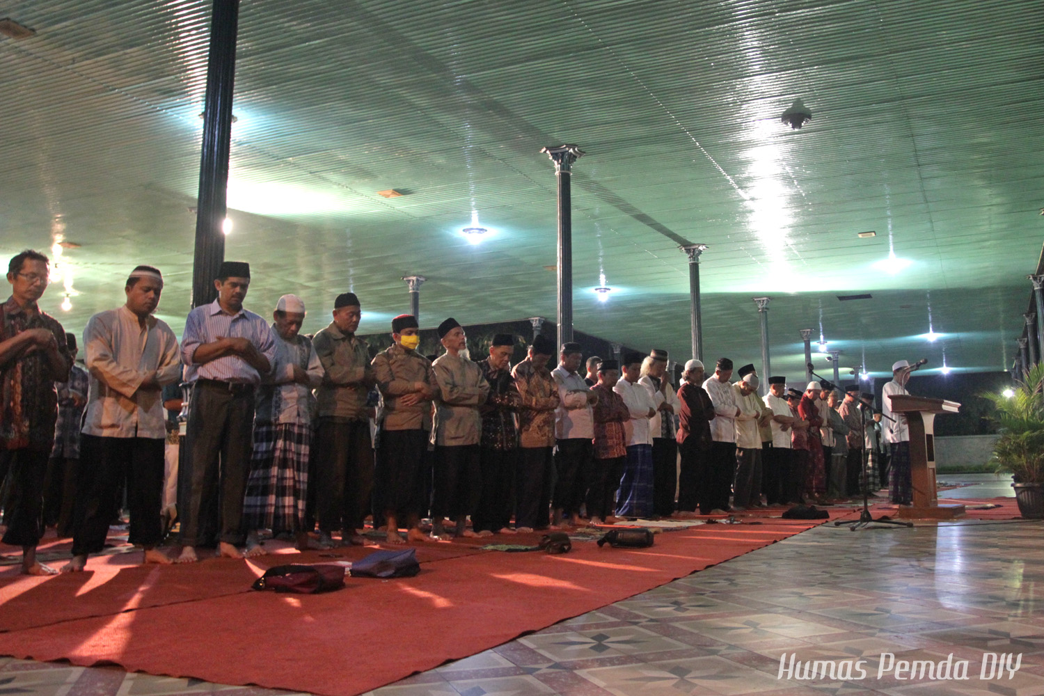Safari Tarawih dan Nuzulul Quran Pemda DIY di Kraton Yogyakarta
